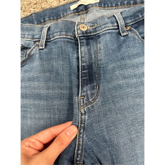 Levi’s Curvy Bootcut Blue Denim Jeans Medium Wash Women’s W33 L32 Mid Rise Flare - Picture 13 of 13